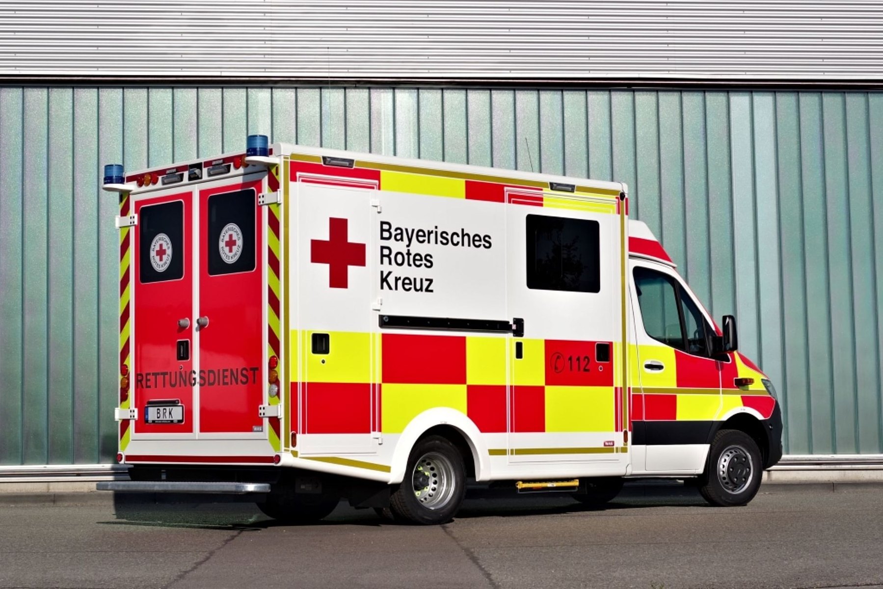 Bayern RTW im Design des Bayerischen Roten Kreuzes als Vorbild
